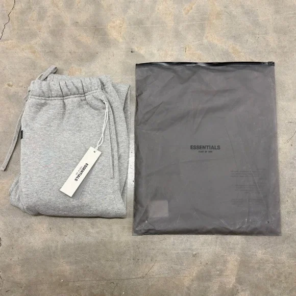 Fear of God Essentials SS22 'Dark Oatmeal' Relaxed Sweatpants Size XL - Picture 2 of 8
